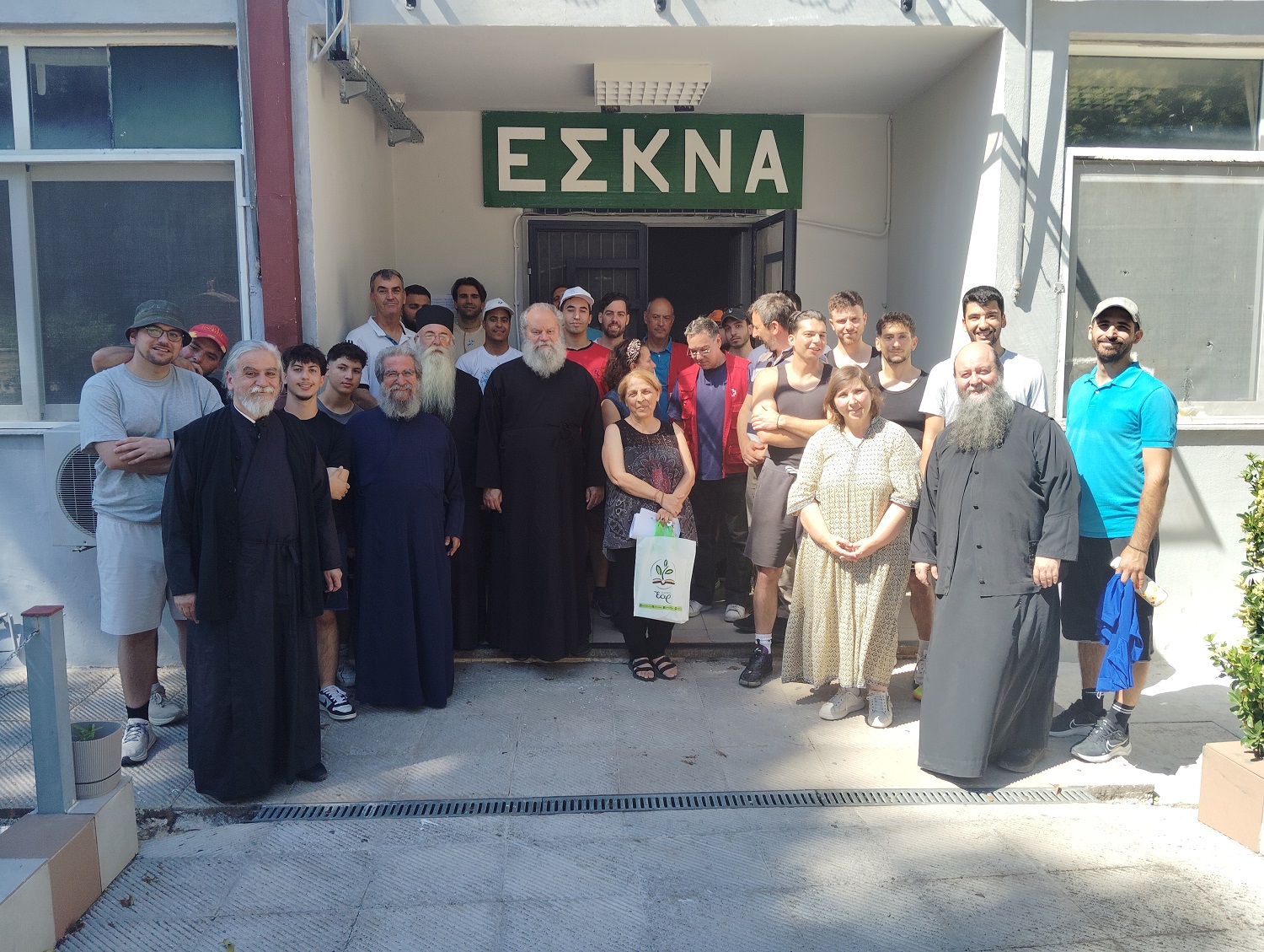 Αγώνας μπάσκετ της Αρχιεπισκοπής με νέους κρατούμενους στον Αυλώνα - μια φωτογραφία 1