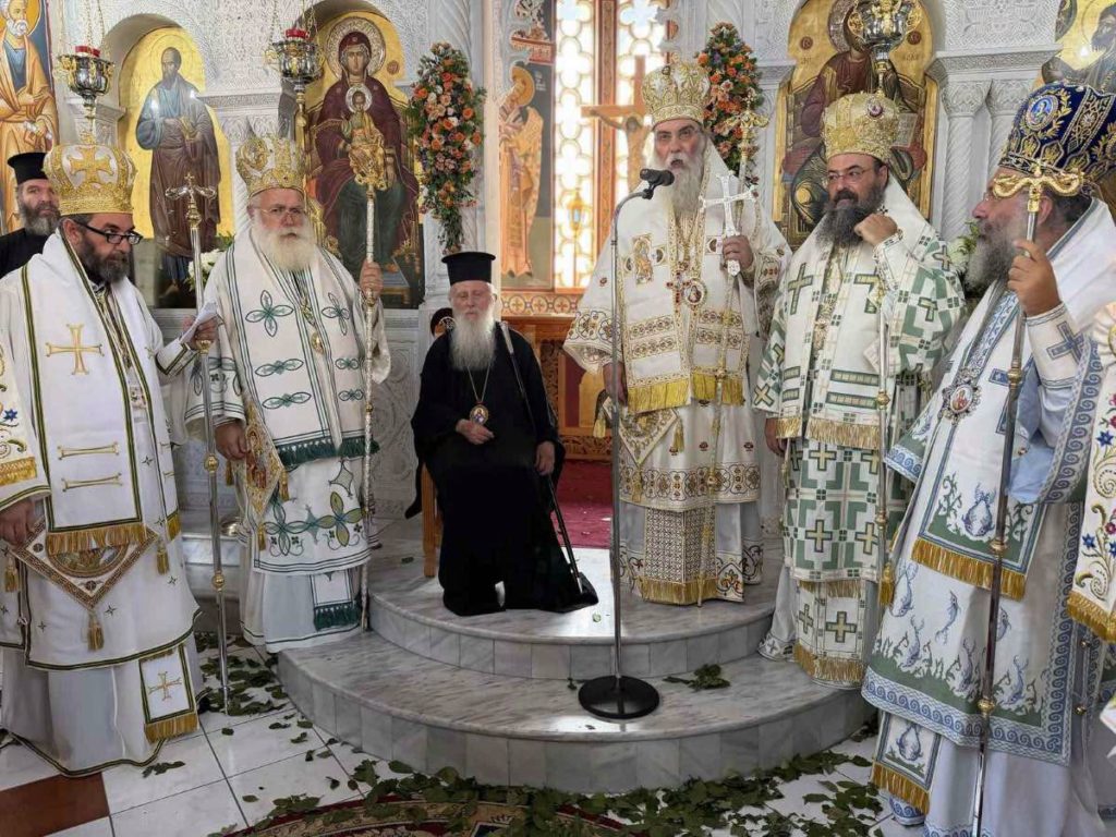 Ο Μητροπολίτης Ρεθύμνης στην εορτή του Αποστόλου Παύλου στο Σπήλι - μια φωτογραφία 2