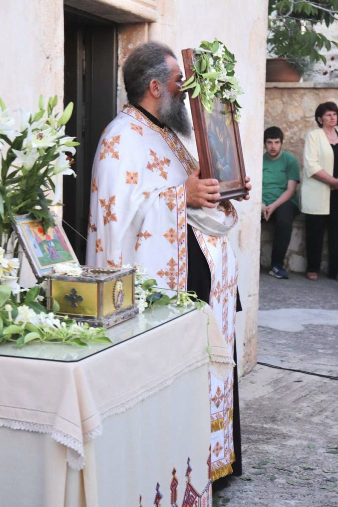 Ο Μητροπολίτης Ρεθύμνης στην εορτή του Αποστόλου Παύλου στο Σπήλι - μια φωτογραφία 7