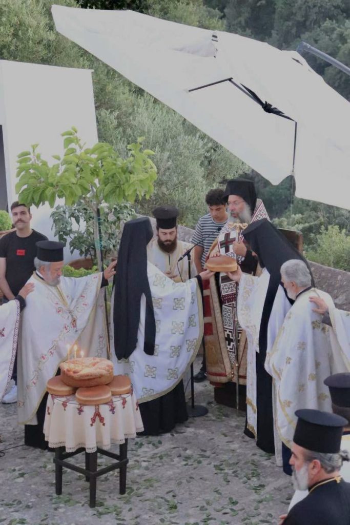 Ο Μητροπολίτης Ρεθύμνης στην εορτή του Αποστόλου Παύλου στο Σπήλι - μια φωτογραφία 8