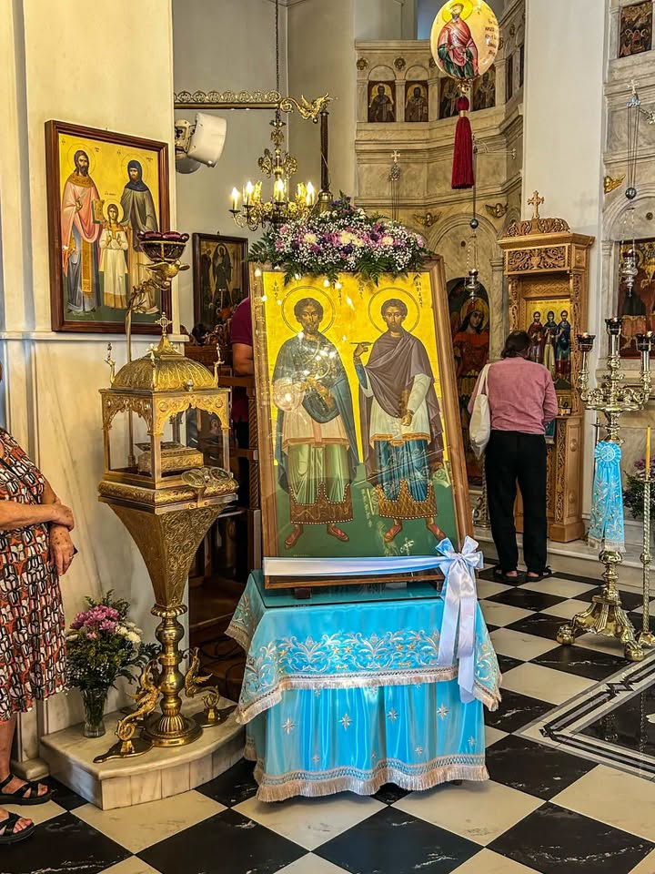 Ο Μητροπολίτης Θήρας στην πανήγυρη των Αγίων Αναργύρων στα Θολάρια - μια φωτογραφία 3