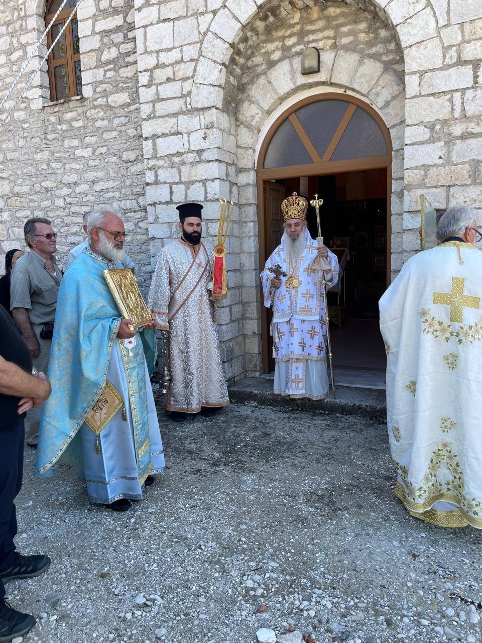 Ο Μητροπολίτης Αργυροκάστρου Ναθαναήλ λειτούργησε για τους Αγίους Αναργύρους - μια φωτογραφία 4