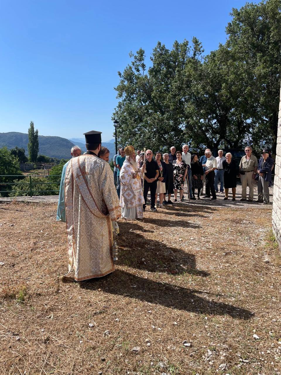 Ο Μητροπολίτης Αργυροκάστρου Ναθαναήλ λειτούργησε για τους Αγίους Αναργύρους - μια φωτογραφία 6