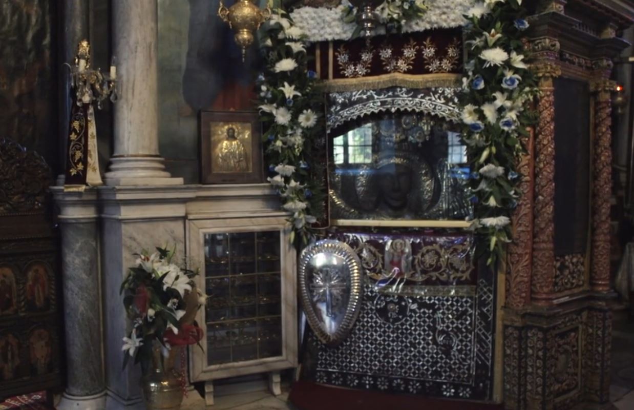 Η εξόδιος ακολουθία του π. Ευστρατίου Δήσσου στο Μανταμάδο - μια φωτογραφία 1