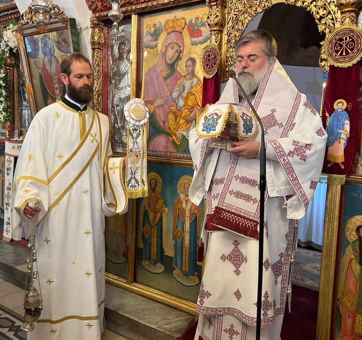 Πανηγυρική Θεία Λειτουργία για τους Αγίους Αναργύρους στα Χανιά - μια φωτογραφία 1