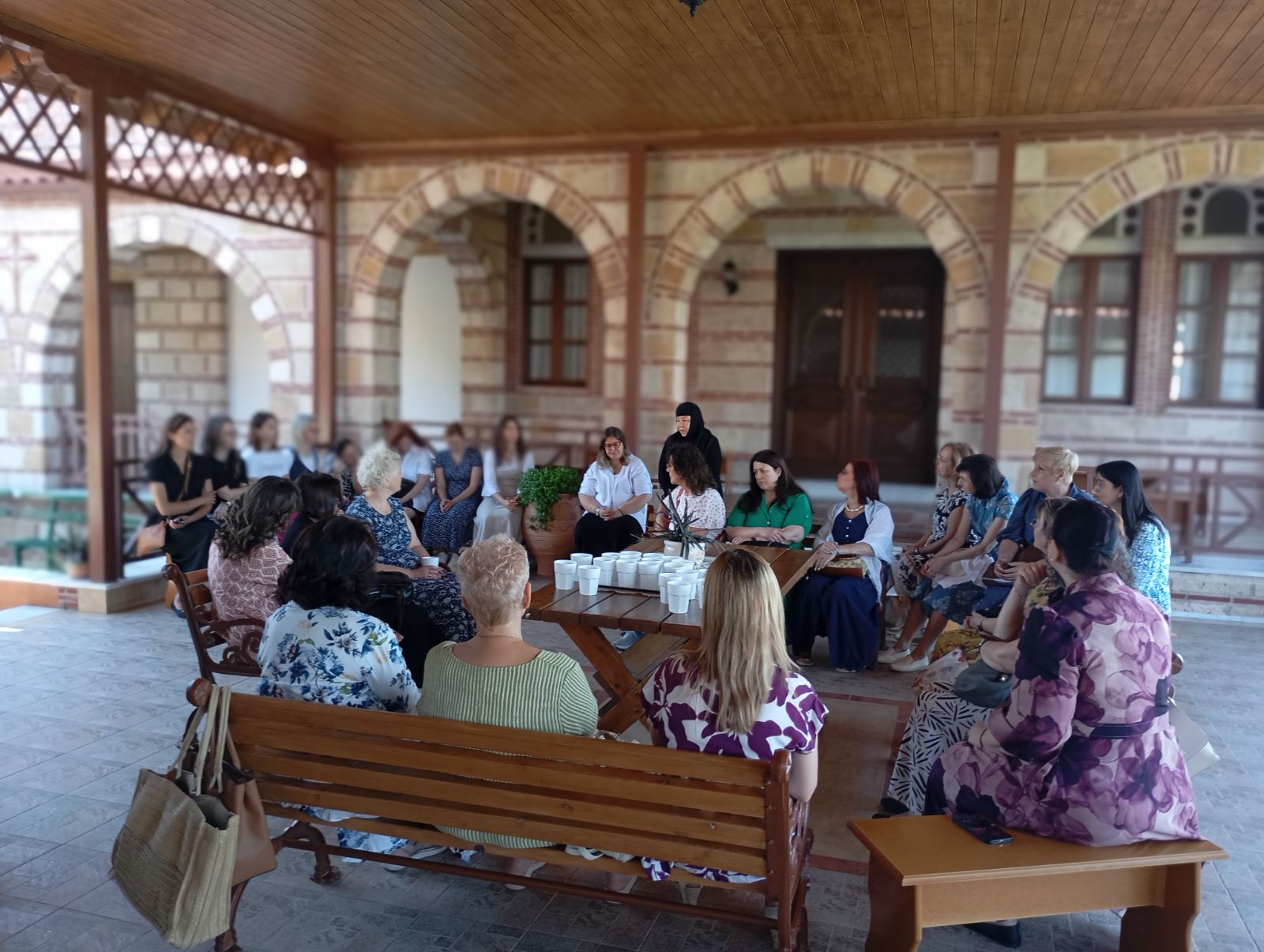 Οι γυναίκες της Μητρόπολης Θεσσαλονίκης δίπλα στις ευάλωτες ομάδες - μια φωτογραφία 2