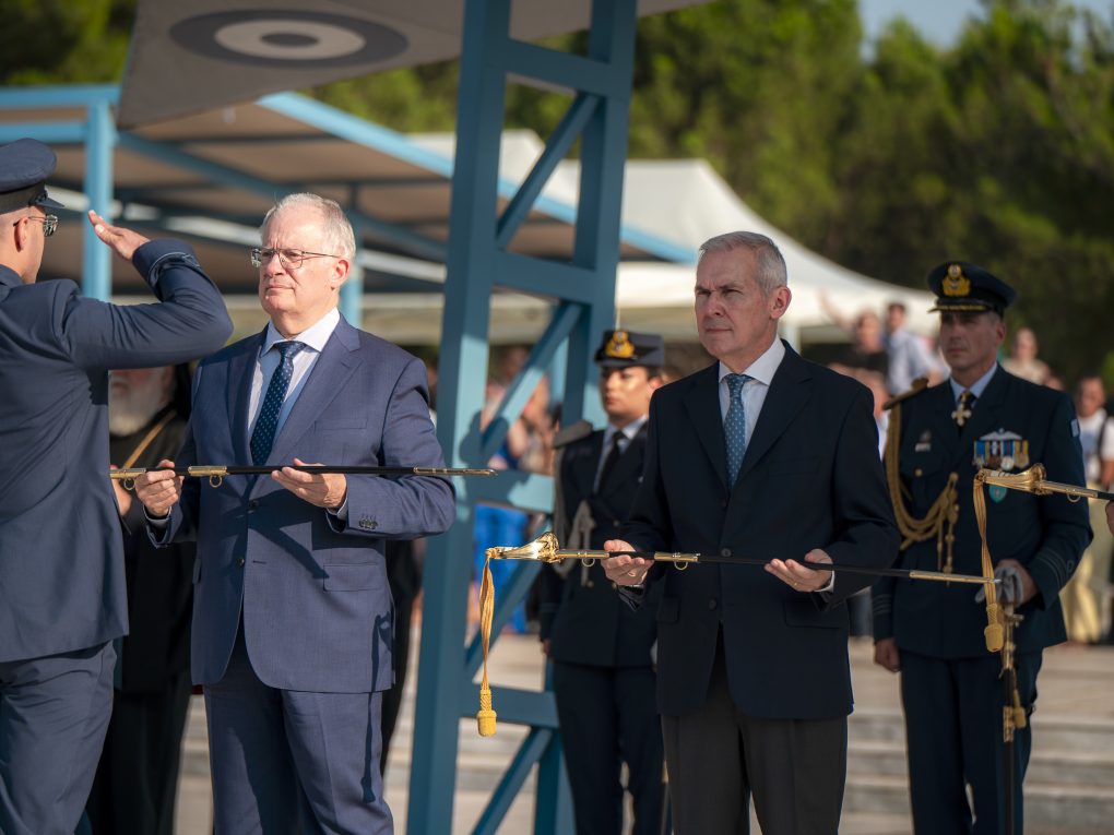 Ορκίστηκαν 175 νέοι Ανθυποσμηναγοί και Ανθυπολοχαγοί στη Σχολή Ικάρων - μια φωτογραφία 3