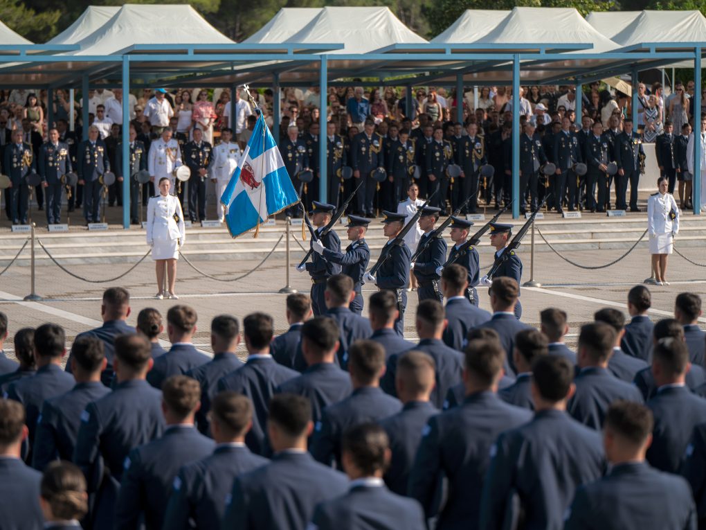Ορκίστηκαν 175 νέοι Ανθυποσμηναγοί και Ανθυπολοχαγοί στη Σχολή Ικάρων - μια φωτογραφία 5