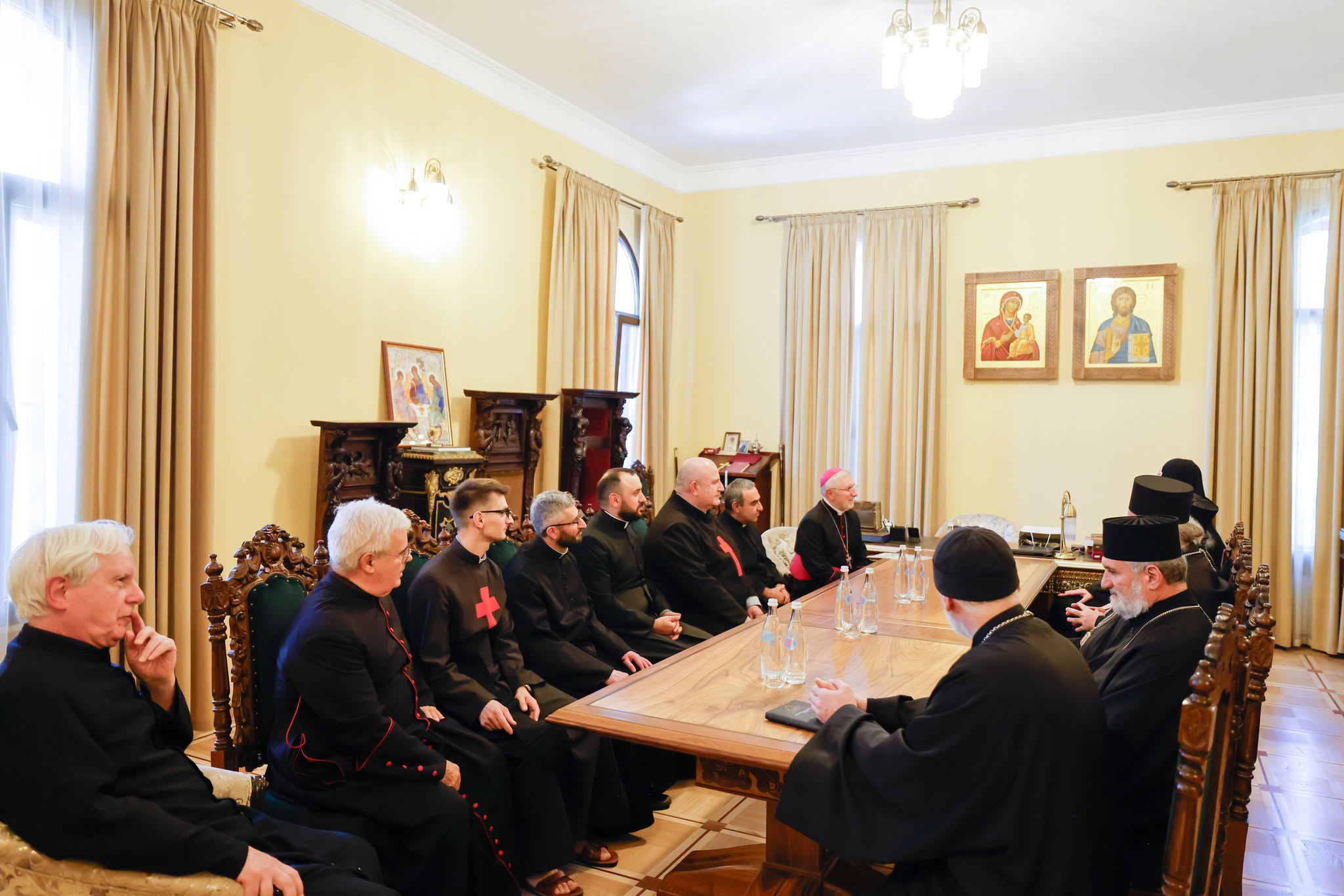 Πατριάρχης Γεωργίας: Μήνυμα για ειρήνη και οικογένεια στις συναντήσεις του - μια φωτογραφία 7