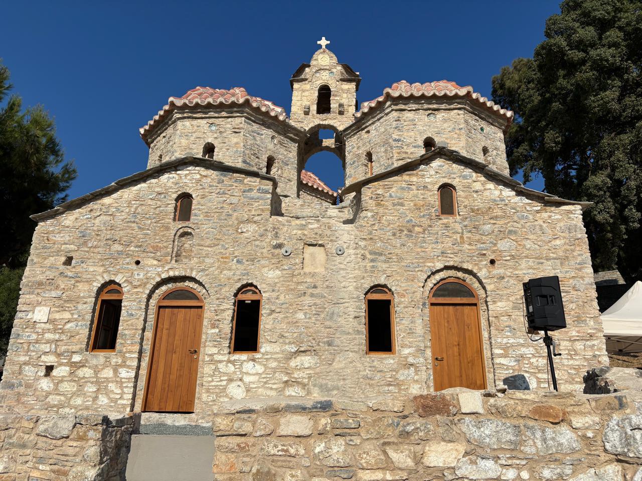 Στη Σάμο αρχίζει η αποκατάσταση της Παναγίας στο Καρλόβασι - μια φωτογραφία 3