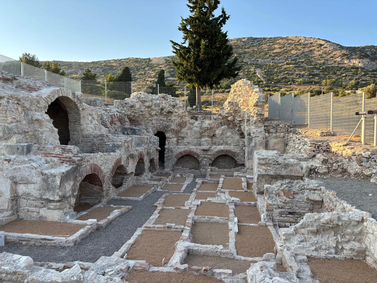 Στη Σάμο αρχίζει η αποκατάσταση της Παναγίας στο Καρλόβασι - μια φωτογραφία 7