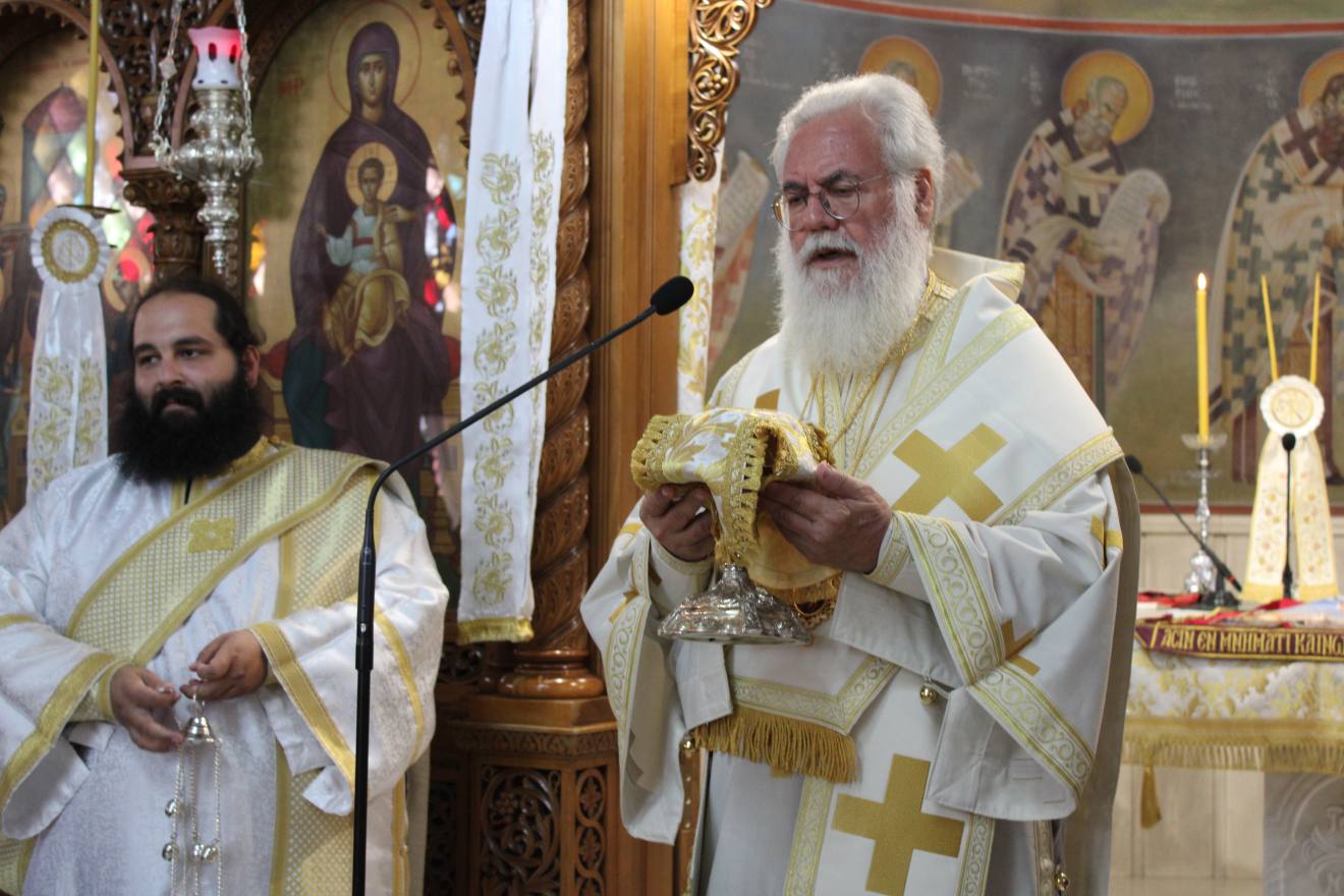 Ο Μητροπολίτης Ιλίου Αθηναγόρας χειροτόνησε νέο πρεσβύτερο στην Πετρούπολη - μια φωτογραφία 2