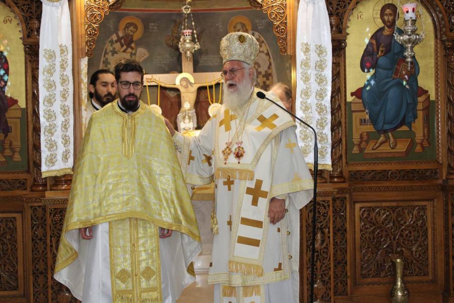 Ο Μητροπολίτης Ιλίου Αθηναγόρας χειροτόνησε νέο πρεσβύτερο στην Πετρούπολη - μια φωτογραφία 9