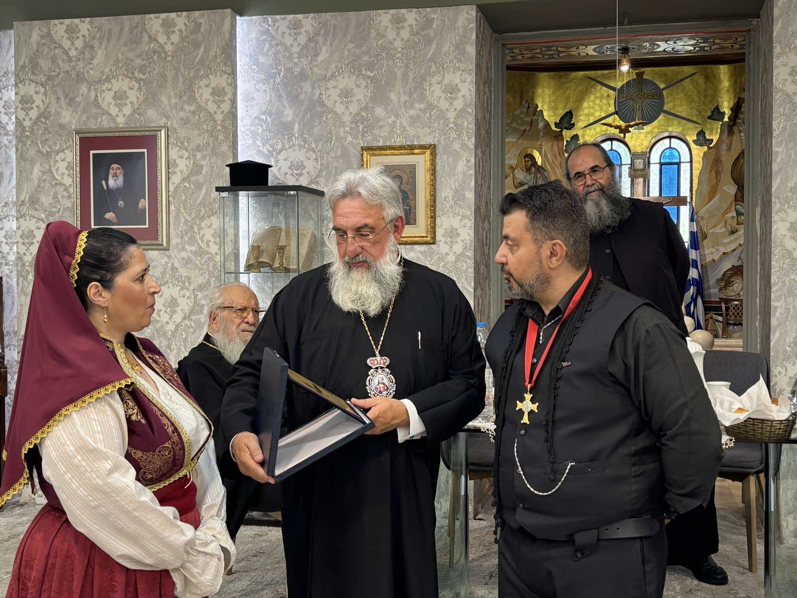 Αρχιεπίσκοπος Κρήτης από Καλαμαριά: Αισθάνομαι οικείος μεταξύ οικείων προσώπων - μια φωτογραφία 1