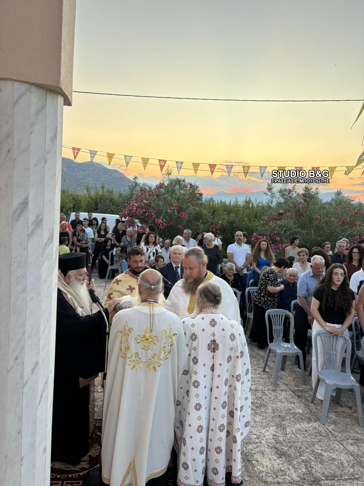 Πλήθος πιστών τιμά τον Άγιο Προκόπιο στο Άργος - μια φωτογραφία 4