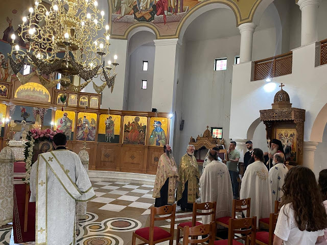 Υποδοχή της εικόνας της Παναγίας της Αργυροκαστρίτισσας στο Αργυρόκαστρο - μια φωτογραφία 1