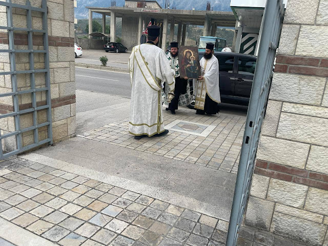 Υποδοχή της εικόνας της Παναγίας της Αργυροκαστρίτισσας στο Αργυρόκαστρο - μια φωτογραφία 3