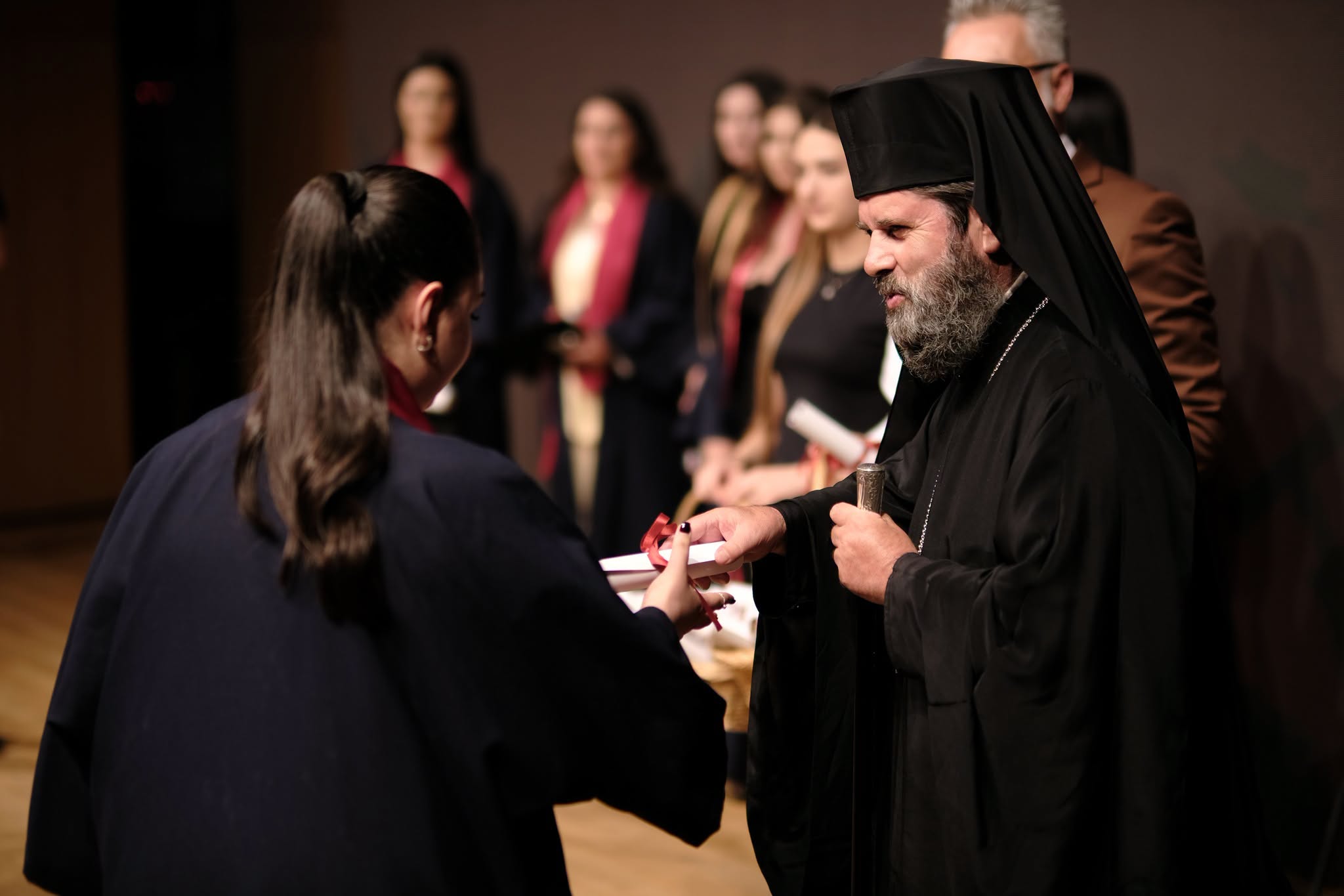 Τελετή αποφοίτησης σε ορθόδοξο Κολλέγιο στα Τίρανα με τον Αρχιεπίσκοπο Ιωάννη - μια φωτογραφία 2