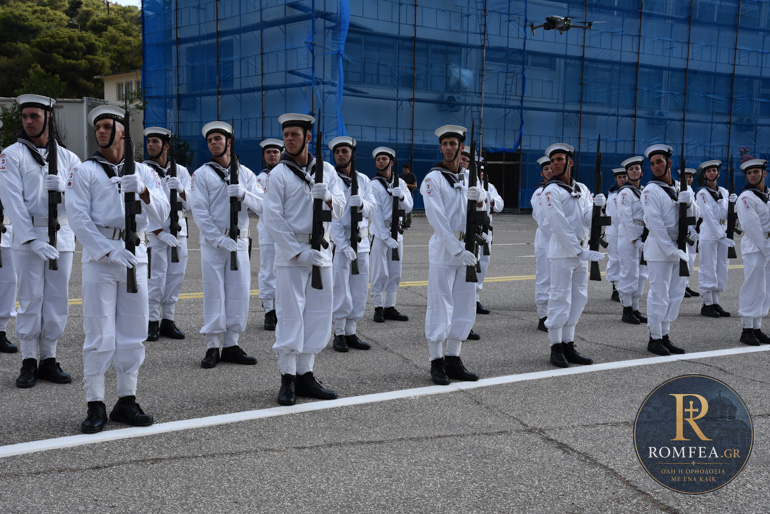 Ορκωμοσία νέων Κελευστών του Πολεμικού Ναυτικού από τον Νικαίας Αλέξιο - μια φωτογραφία 2