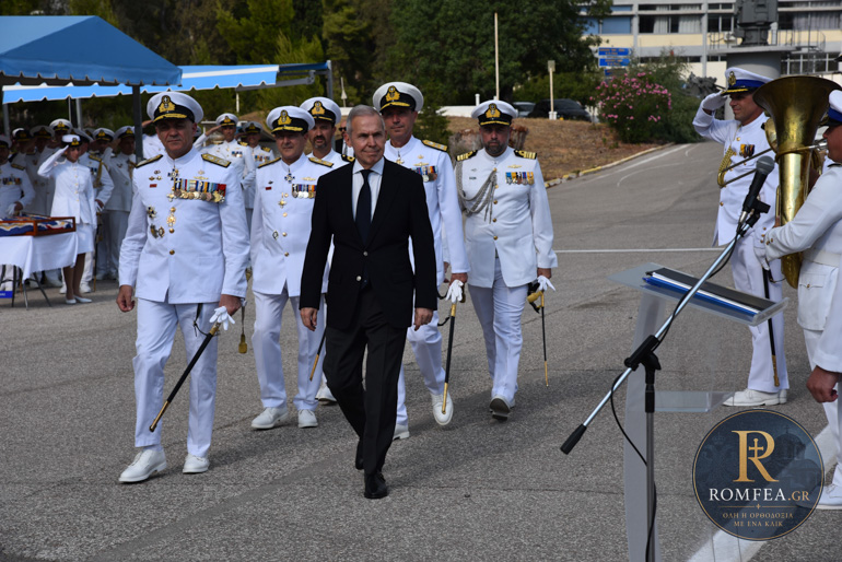 Ορκωμοσία νέων Κελευστών του Πολεμικού Ναυτικού από τον Νικαίας Αλέξιο - μια φωτογραφία 3