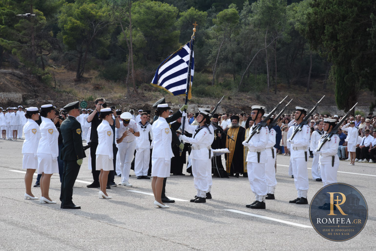 Ορκωμοσία νέων Κελευστών του Πολεμικού Ναυτικού από τον Νικαίας Αλέξιο - μια φωτογραφία 7