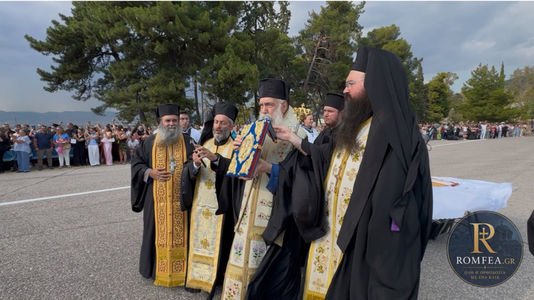 Ορκωμοσία νέων Κελευστών του Πολεμικού Ναυτικού από τον Νικαίας Αλέξιο - μια φωτογραφία 11