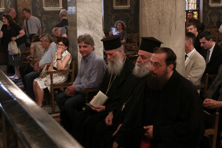 Αποκαλυπτήρια πλάκας για τον π. Άγγελο Νησιώτη παρουσία του Αρχιεπισκόπου - μια φωτογραφία 7