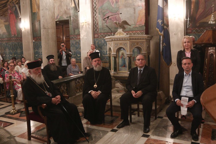 Αποκαλυπτήρια πλάκας για τον π. Άγγελο Νησιώτη παρουσία του Αρχιεπισκόπου - μια φωτογραφία 8