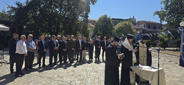 Κονίτσης Αλέξιος: Παρακαταθήκη χρέους οι ιερείς της Κατοχής στο Κεφαλόβρυσο - μια φωτογραφία 1