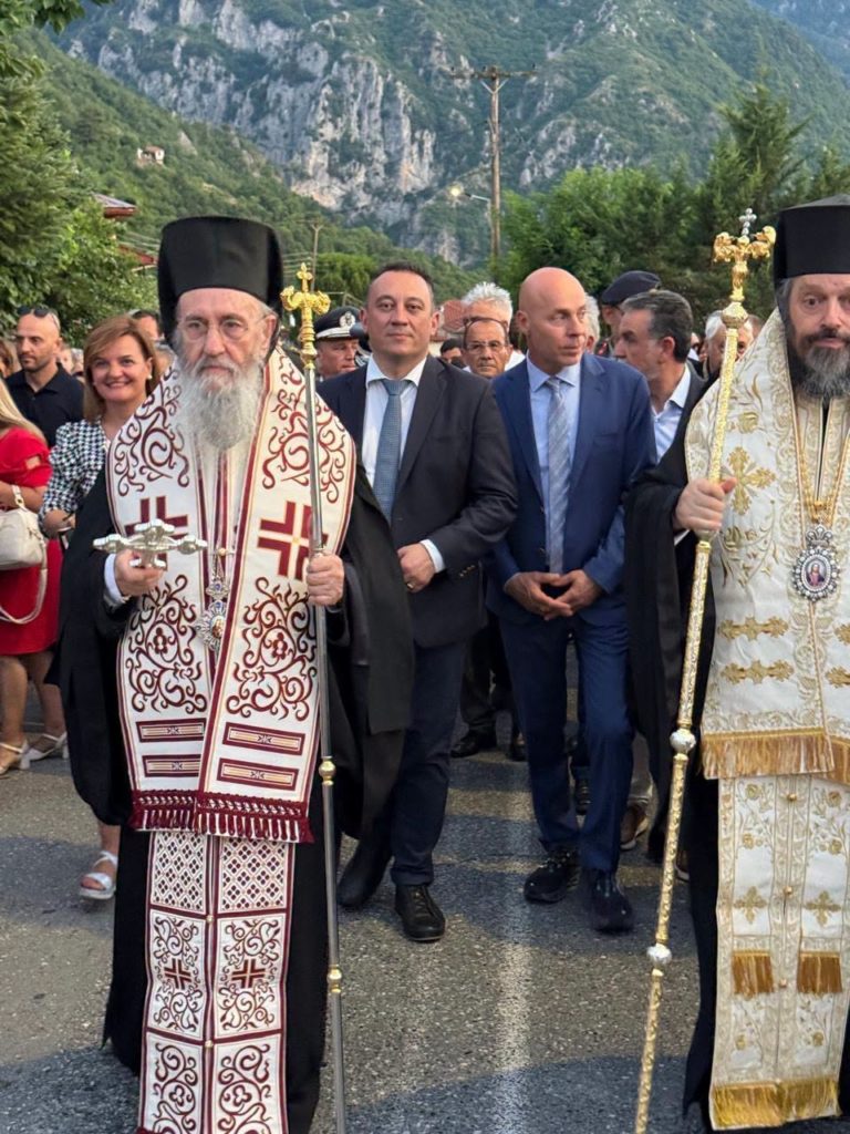Χιλιάδες πιστοί στην Κόνιτσα, γενέτειρα του Οσίου Παϊσίου του Αγιορείτου - μια φωτογραφία 5