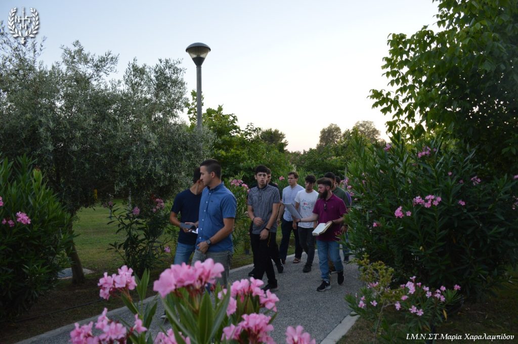 Νεαπόλεως Βαρνάβας σε παιδιά: Παράδειγμα ταπείνωσης ο Άγιος Παΐσιος - μια φωτογραφία 16