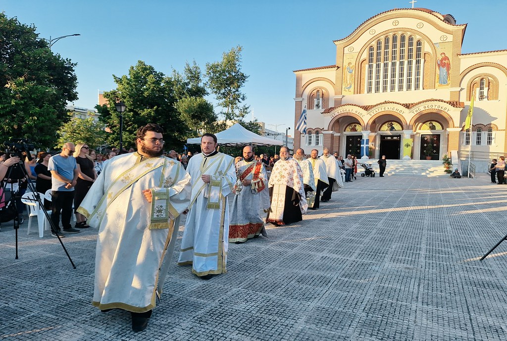 Πλήθος πιστών στην Κομοτηνή για τον Άγιο Παΐσιο - μια φωτογραφία 3