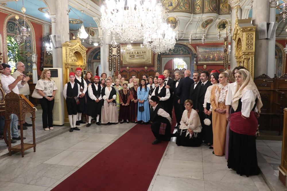 Εντυπωσιακή αναπαράσταση για την ονομασία της Ερμούπολης στη Σύρο - μια φωτογραφία 1