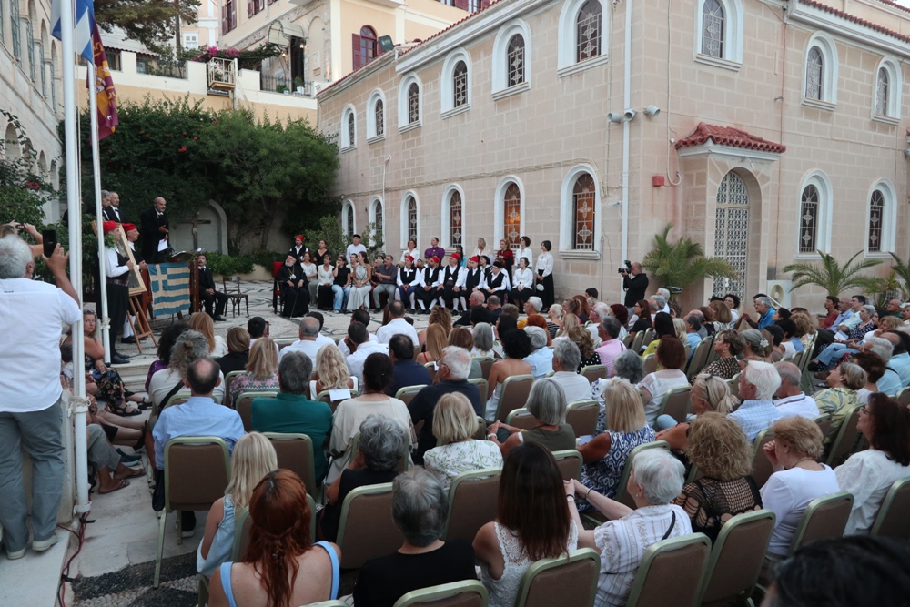 Εντυπωσιακή αναπαράσταση για την ονομασία της Ερμούπολης στη Σύρο - μια φωτογραφία 11