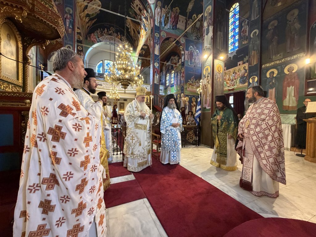Με δύο Αρχιερείς και πλήθος πιστών τιμήθηκε ο Όσιος Παΐσιος στην Καλαμαριά - μια φωτογραφία 3