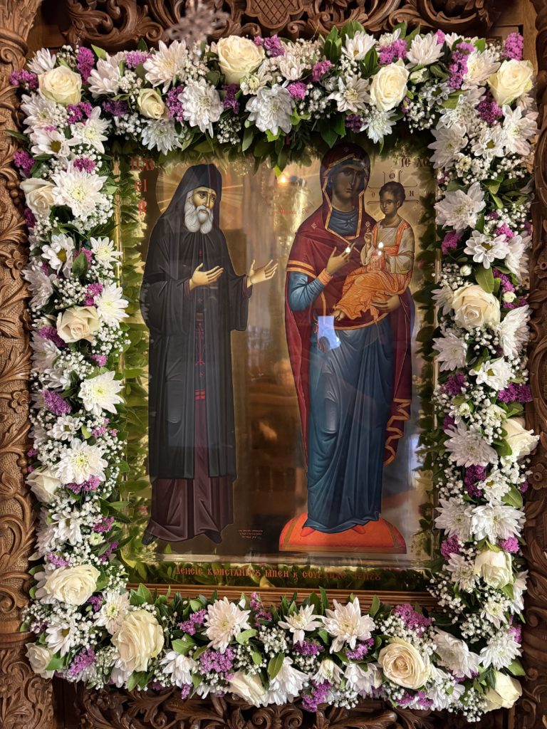 Με δύο Αρχιερείς και πλήθος πιστών τιμήθηκε ο Όσιος Παΐσιος στην Καλαμαριά - μια φωτογραφία 6