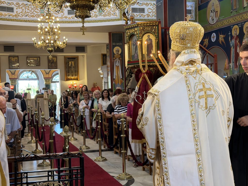 Με δύο Αρχιερείς και πλήθος πιστών τιμήθηκε ο Όσιος Παΐσιος στην Καλαμαριά - μια φωτογραφία 7