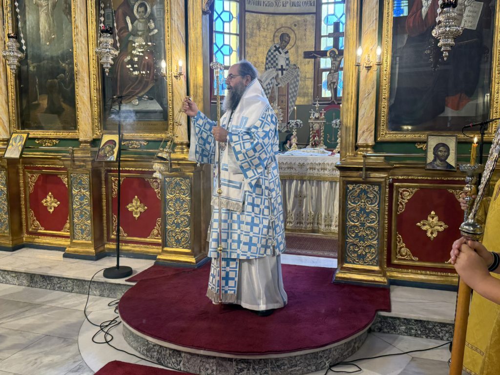 Με δύο Αρχιερείς και πλήθος πιστών τιμήθηκε ο Όσιος Παΐσιος στην Καλαμαριά - μια φωτογραφία 9