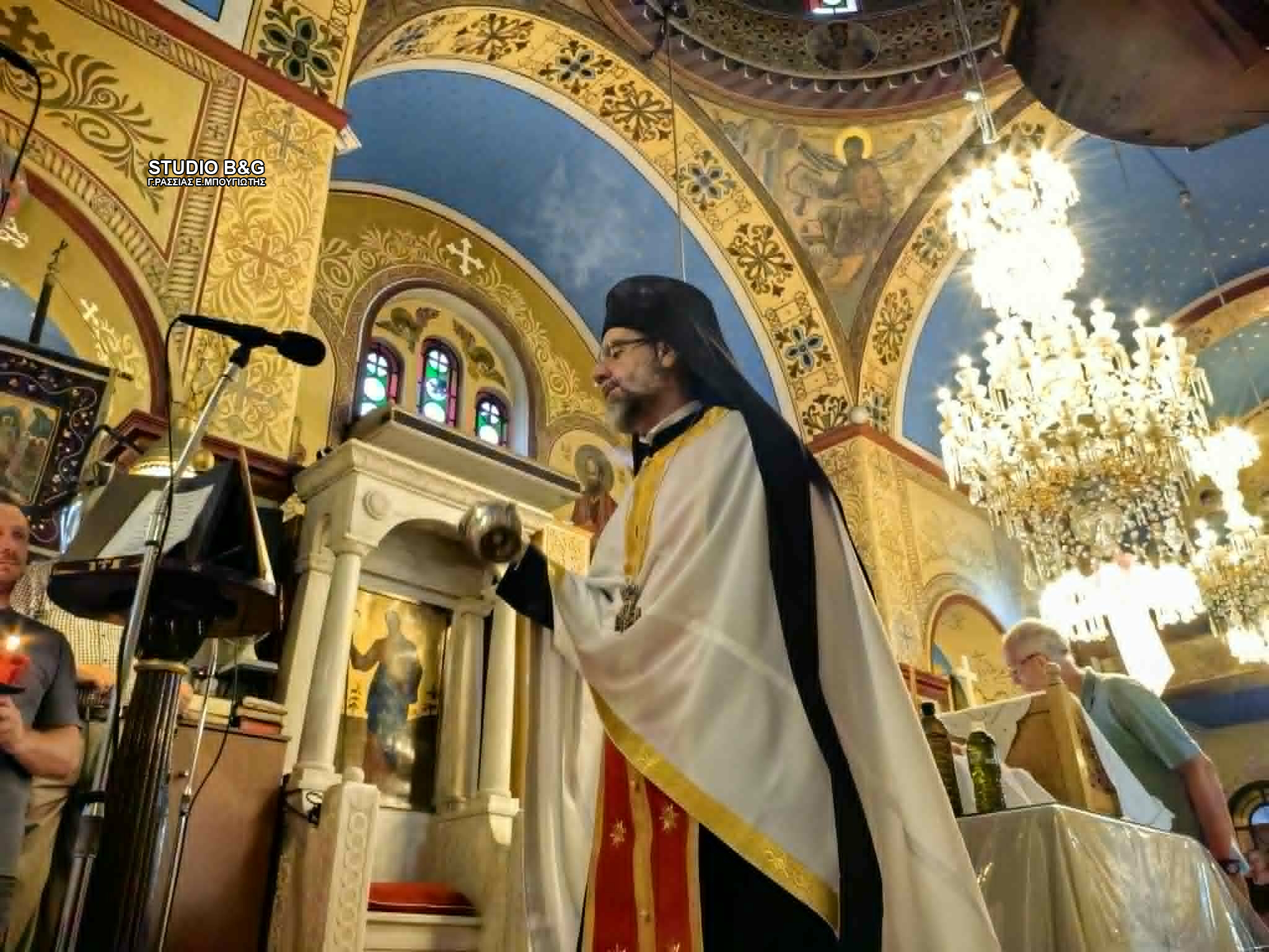 Πλήθος κόσμου για την Παναγία την Τριχερούσα στην Αργολίδα - μια φωτογραφία 3