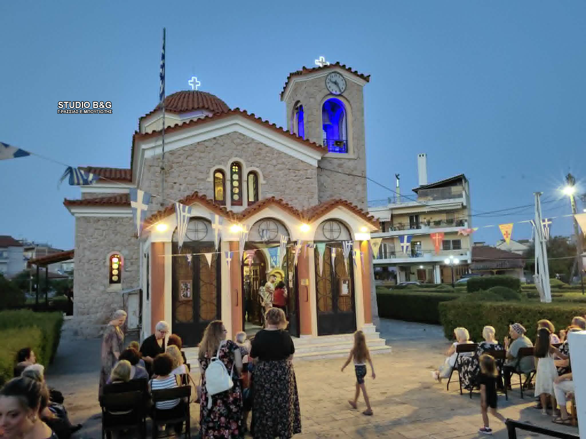 Πλήθος κόσμου για την Παναγία την Τριχερούσα στην Αργολίδα - μια φωτογραφία 10