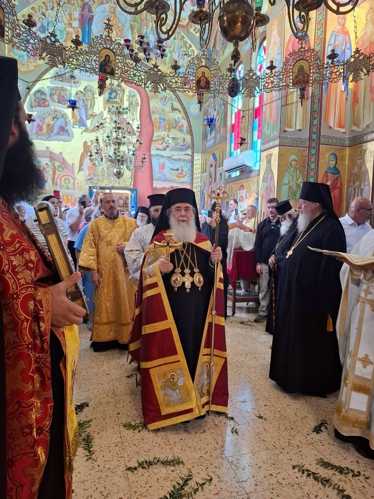 Ο Πατριάρχης Ιεροσολύμων τίμησε τους Αποστόλους Πέτρο και Παύλο - μια φωτογραφία 2