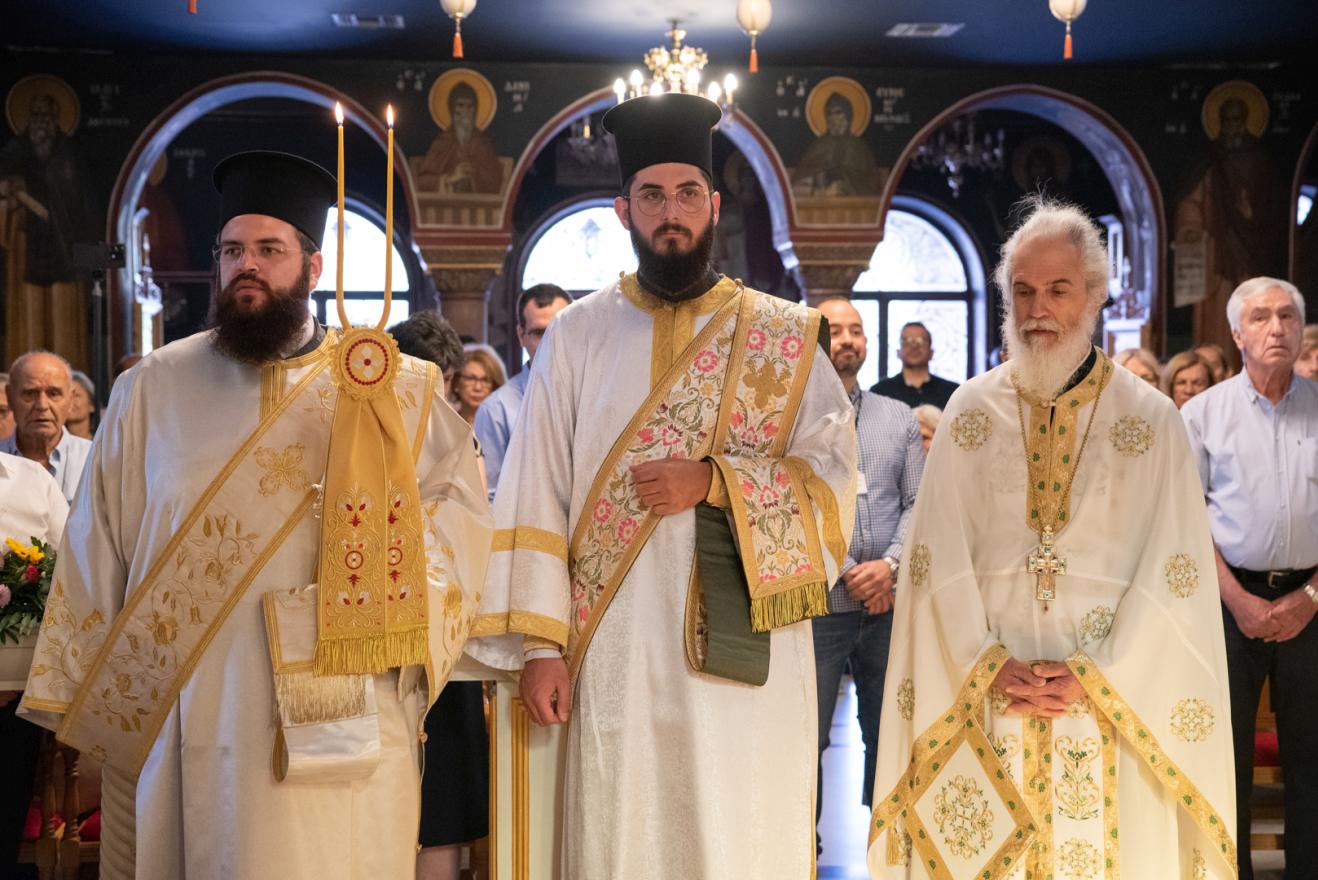 Χειροτονία πρεσβυτέρου και χειροθεσία αρχιμανδρίτη στην Πετρούπολη - μια φωτογραφία 5