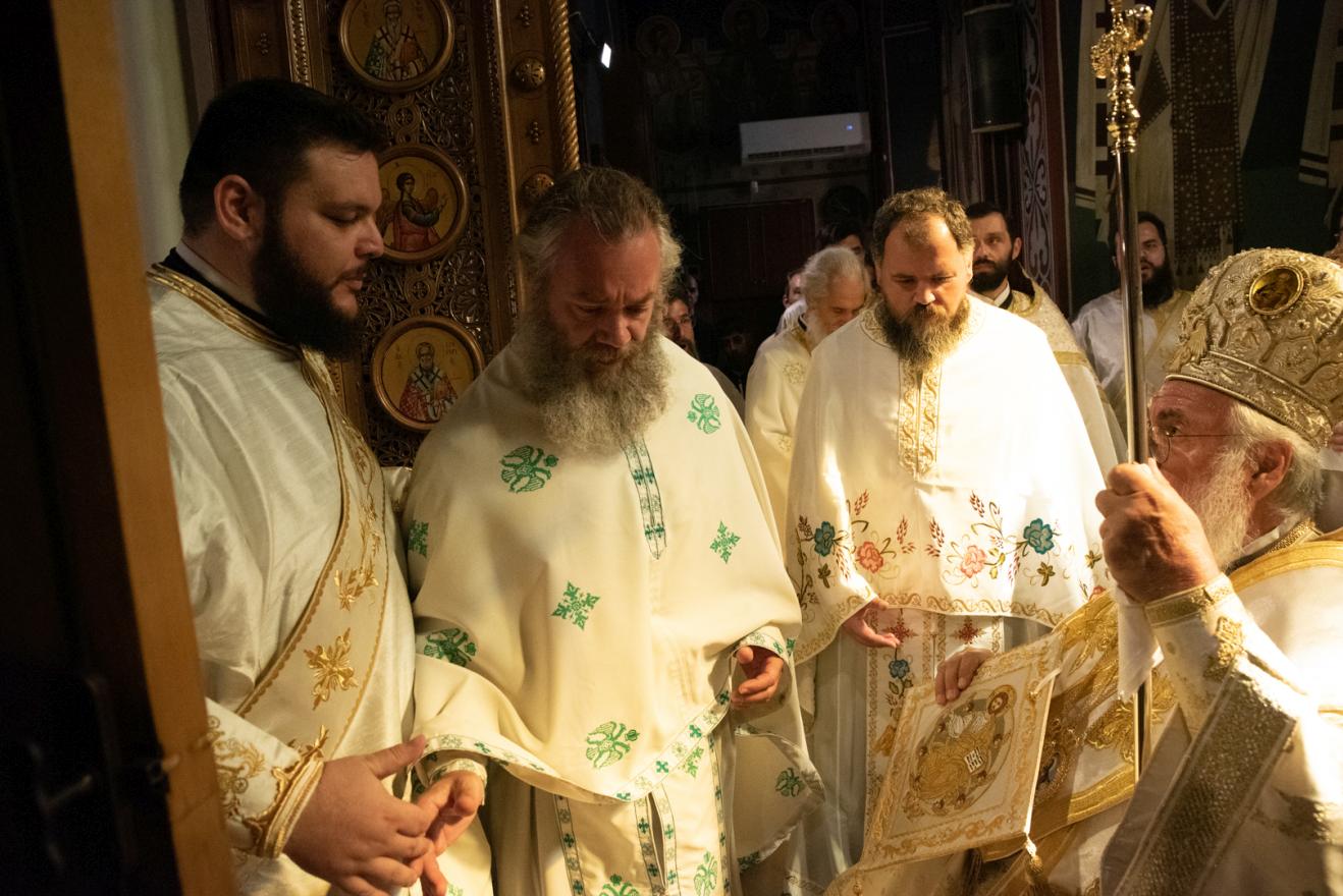 Χειροτονία πρεσβυτέρου και χειροθεσία αρχιμανδρίτη στην Πετρούπολη - μια φωτογραφία 17