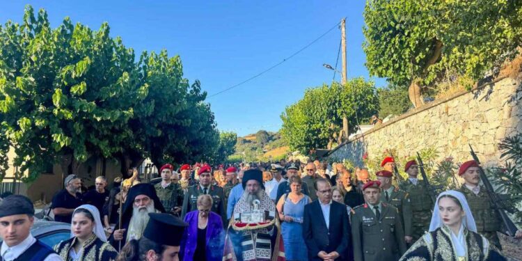 Συγκινητική επανακομιδή λειψάνων του Οσίου Ιωάννη του Ξένου στα Μυριοκέφαλα - μια φωτογραφία 1