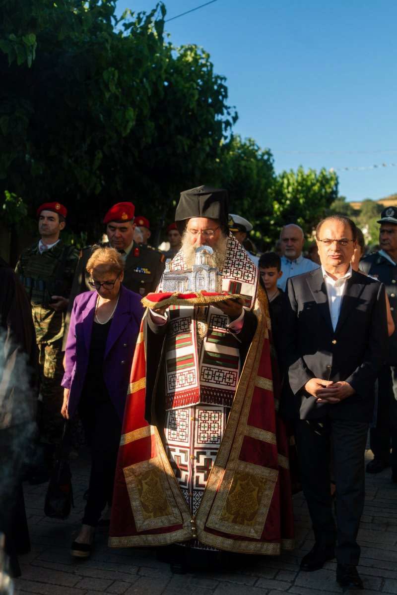 Συγκινητική επανακομιδή λειψάνων του Οσίου Ιωάννη του Ξένου στα Μυριοκέφαλα - μια φωτογραφία 4