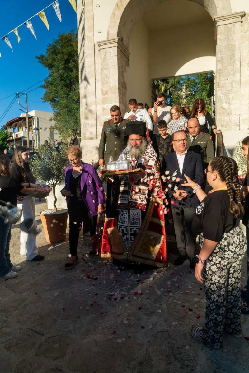 Συγκινητική επανακομιδή λειψάνων του Οσίου Ιωάννη του Ξένου στα Μυριοκέφαλα - μια φωτογραφία 5