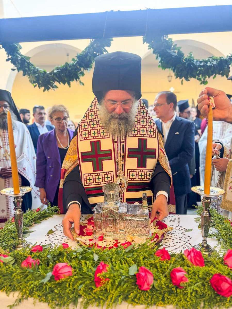 Συγκινητική επανακομιδή λειψάνων του Οσίου Ιωάννη του Ξένου στα Μυριοκέφαλα - μια φωτογραφία 6
