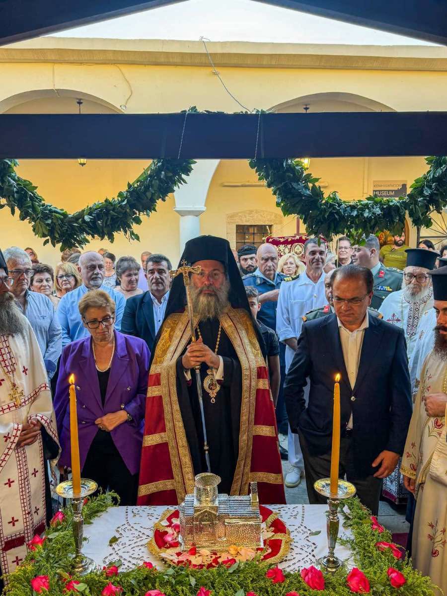 Συγκινητική επανακομιδή λειψάνων του Οσίου Ιωάννη του Ξένου στα Μυριοκέφαλα - μια φωτογραφία 7