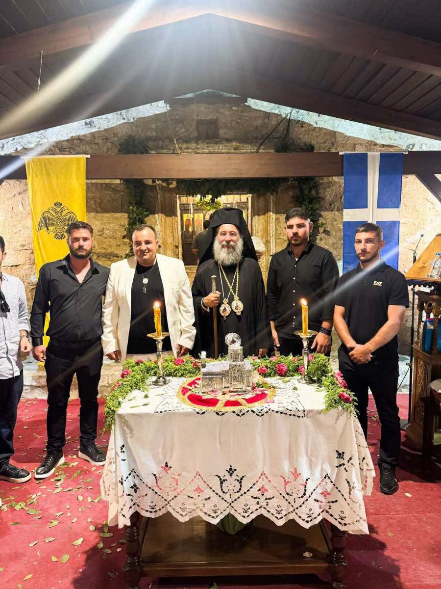 Συγκινητική επανακομιδή λειψάνων του Οσίου Ιωάννη του Ξένου στα Μυριοκέφαλα - μια φωτογραφία 11