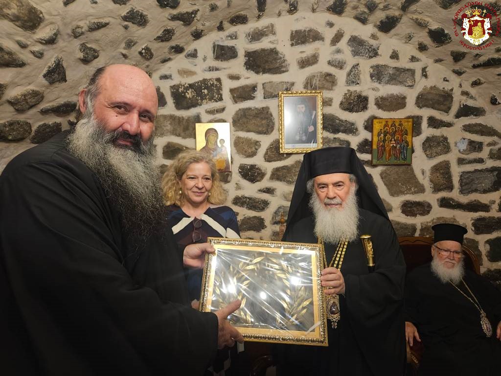 Πατριάρχης Ιεροσολύμων: Θεμέλια της Εκκλησίας μας οι Απόστολοι - μια φωτογραφία 5